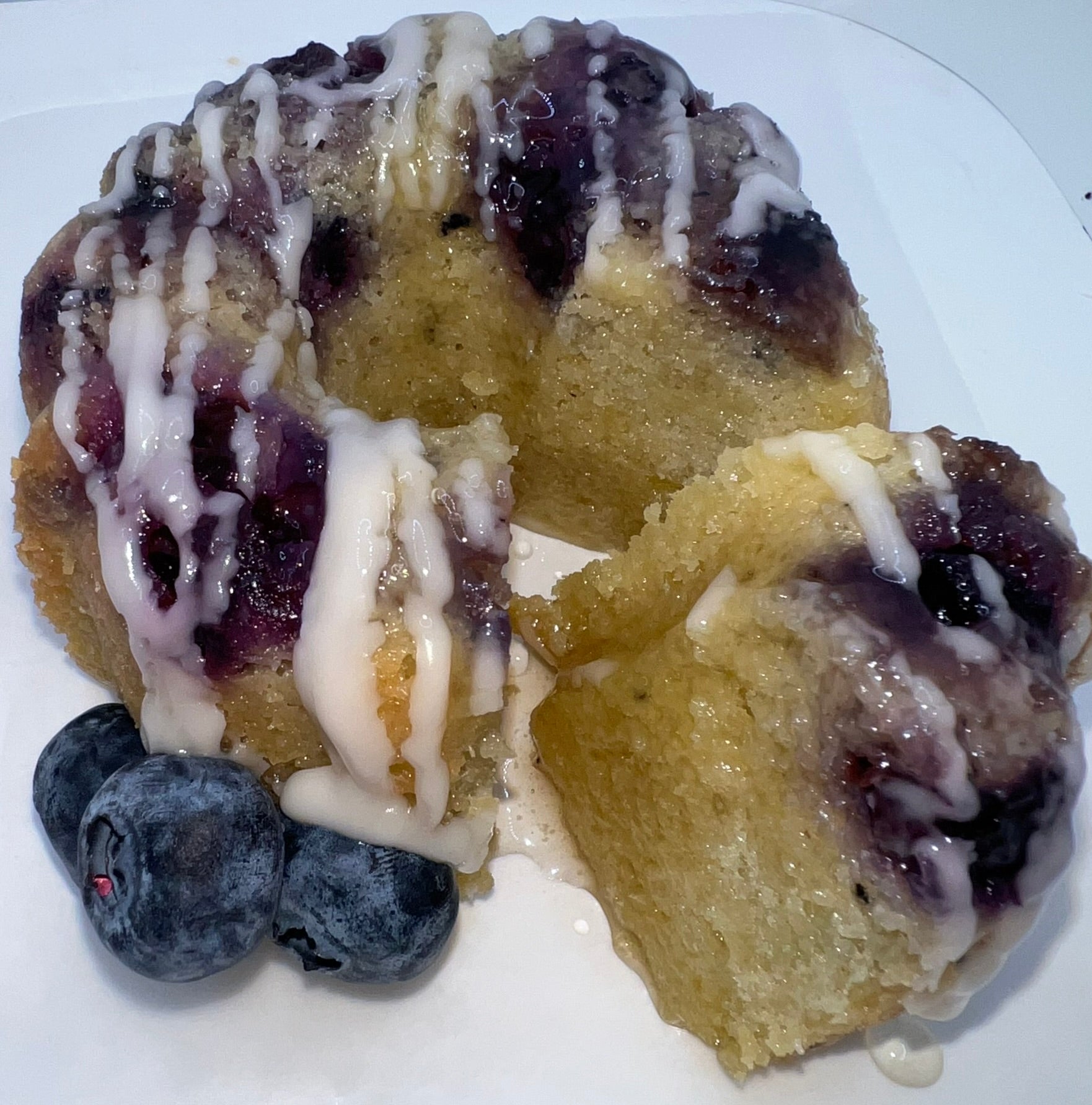 Blueberry Moonshine – The Original Boozy Cakes