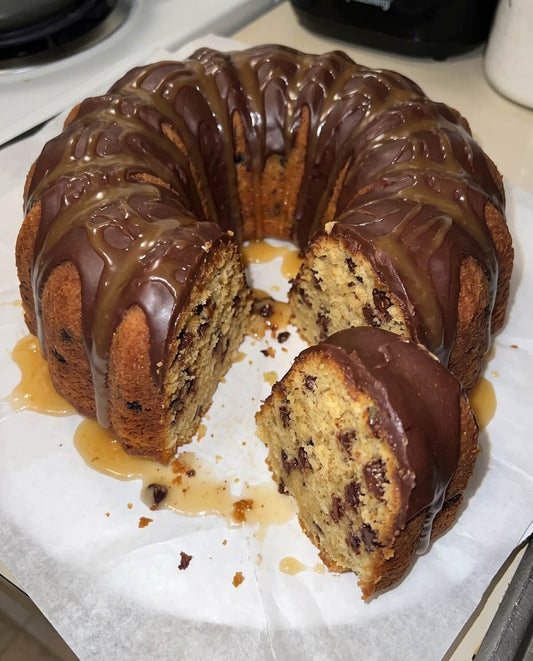 Irish Cream Banana Chocolate Chip 10" Full Size Cake