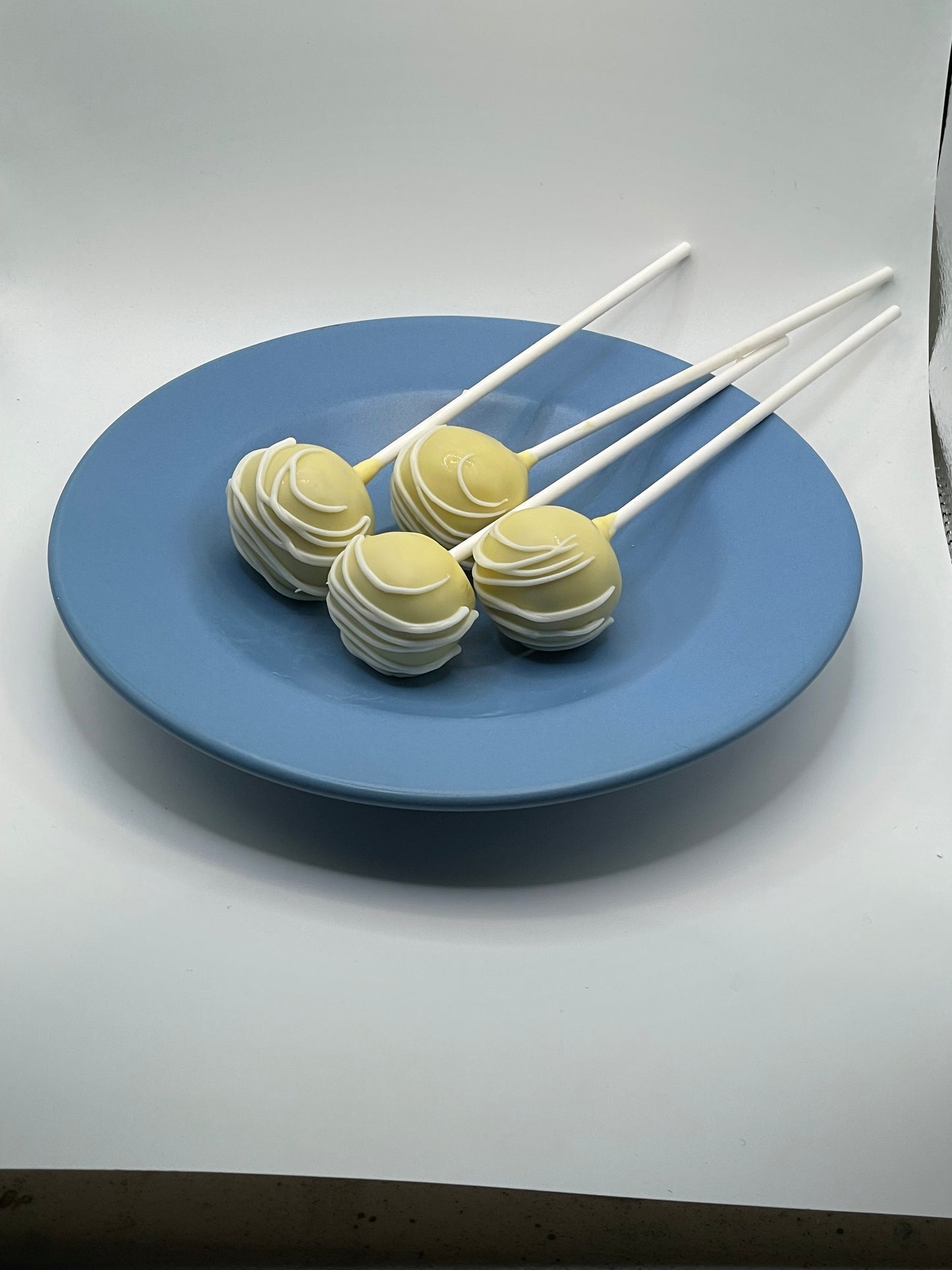 Lemon Vodka Cake Pop